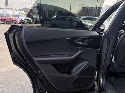 Used 2021 Audi Q8 Prestige w/ Prestige Package image 14