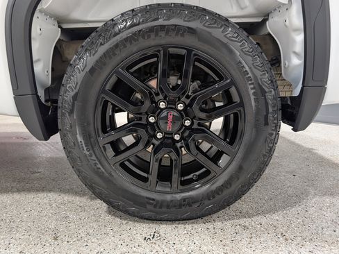 Used 2025 GMC Sierra 1500 Elevation AWD/4WD image 10