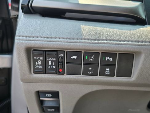 Used 2018 Honda Odyssey Elite image 43
