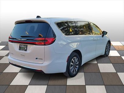 Used 2024 Chrysler Pacifica Limited