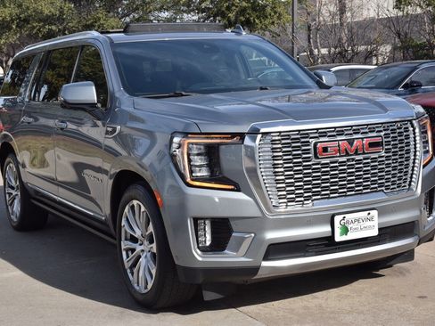 Used 2023 GMC Yukon XL Denali w/ Denali Reserve Package image 4