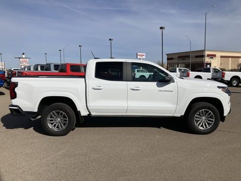 Used 2023 Chevrolet Colorado LT w/ LT Convenience Package II image 4