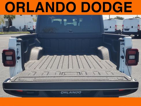 New 2025 Jeep Gladiator Sport image 5