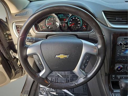 Used 2017 Chevrolet Traverse LT image 22