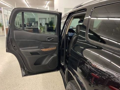 Used 2019 GMC Acadia Denali w/ Technology Package image 36