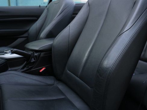 Used 2018 BMW M240i M240i 2dr Convertible image 34