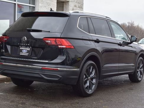 Used 2023 Volkswagen Tiguan SE image 12