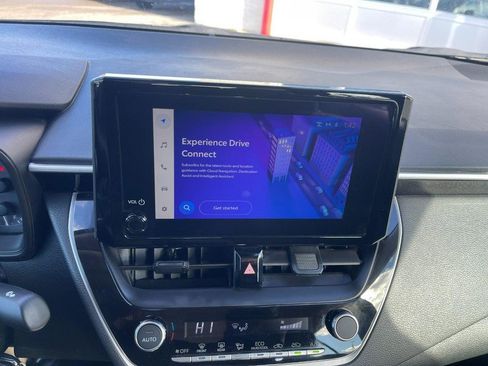 Used 2025 Toyota Corolla LE image 21