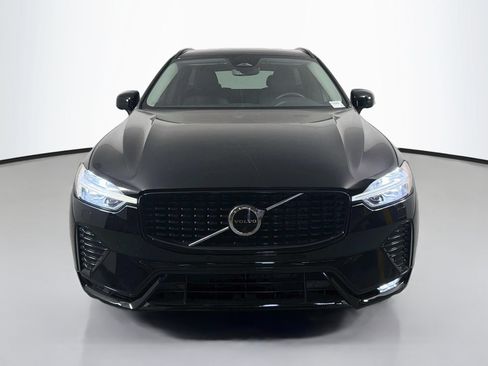 Used 2023 Volvo XC60 B5 Plus w/ Climate Package FWD image 2