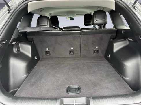 Used 2019 Jeep Cherokee Latitude Plus w/ Cold Weather Group image 14