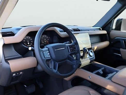 New 2026 Land Rover Defender 110 X-Dynamic SE image 16