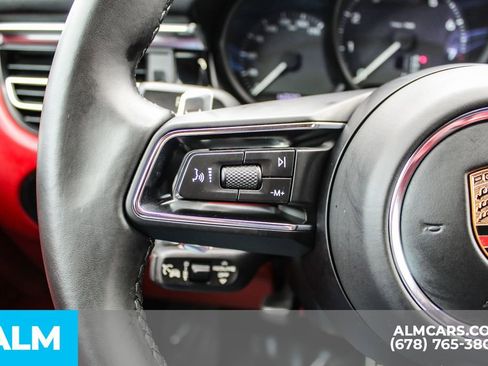 Used 2024 Porsche Macan image 27