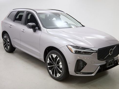New 2026 Volvo XC60 B5 Plus w/ Protection Package Premier image 4