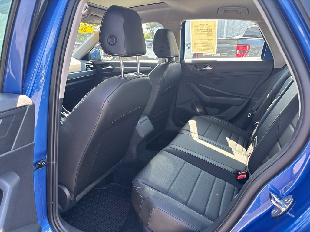 Used 2023 Volkswagen Jetta SE FWD image 6