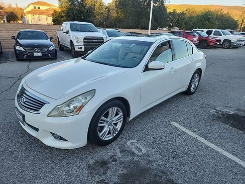 Used 2011 INFINITI G37 Journey w/ Premium Pkg image 1