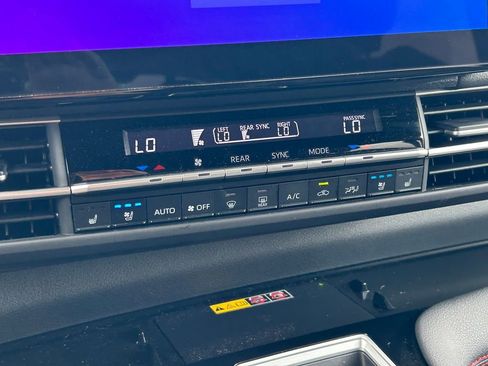 Used 2025 Toyota Sienna XSE w/ XSE Premium Package AWD/4WD image 38