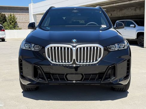 New 2026 BMW X5 xDrive40i w/ M Sport Package AWD/4WD image 2