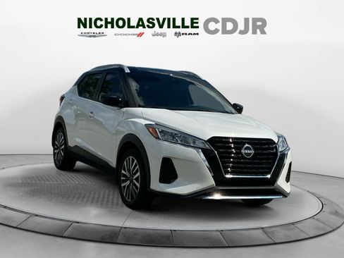 Used 2023 Nissan Kicks SV FWD image 7