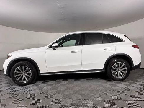 Used 2025 Mercedes-Benz GLC 300 image 3