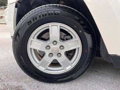 Used 2007 Jeep Grand Cherokee Laredo image 46