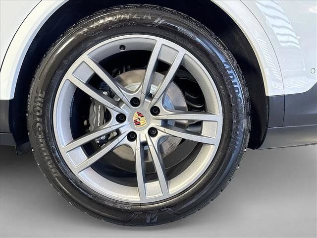 Certified 2025 Porsche Cayenne Coupe AWD/4WD image 24