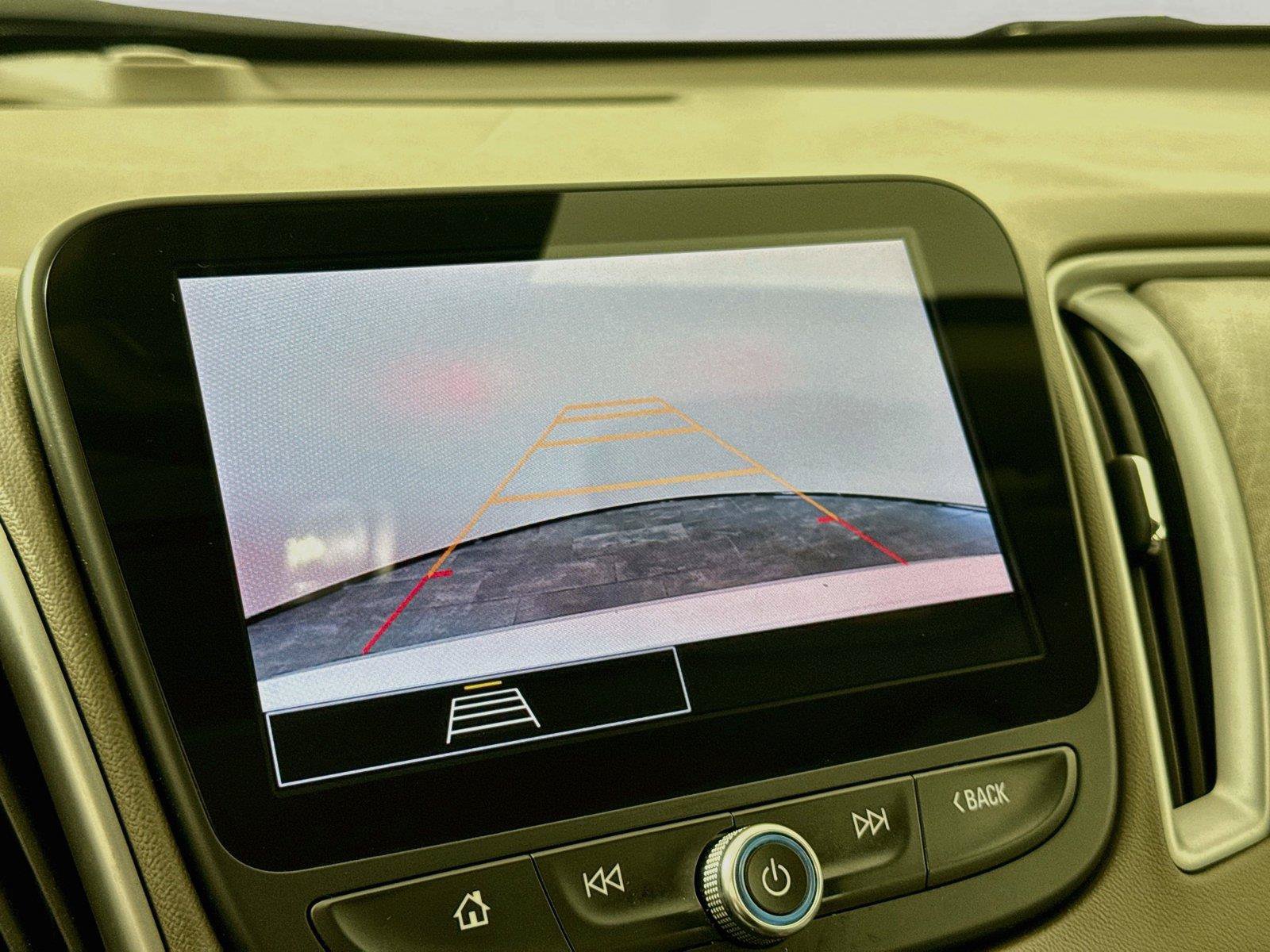 Used 2025 Chevrolet Malibu LT FWD image 16