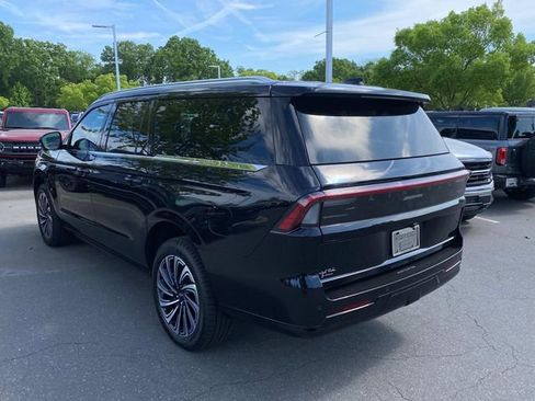 New 2026 Lincoln Navigator L Black Label AWD/4WD image 28