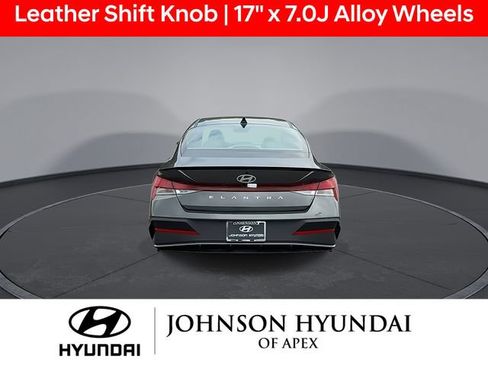 Used 2025 Hyundai Elantra Sport FWD image 8