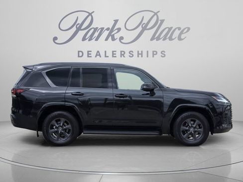 Used 2023 Lexus LX 600 4WD w/ Appearance Package image 6