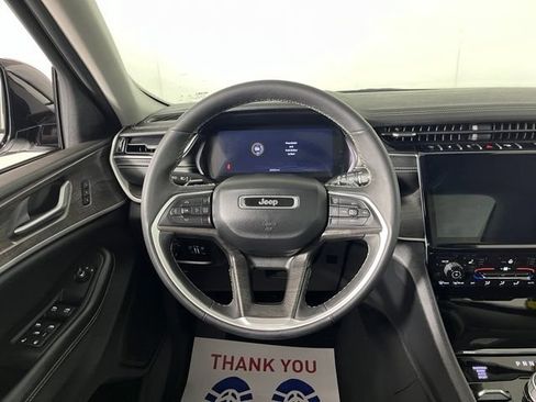Used 2024 Jeep Grand Cherokee Limited AWD/4WD image 20