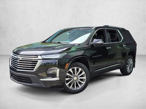 Used 2023 Chevrolet Traverse Premier FWD image 1