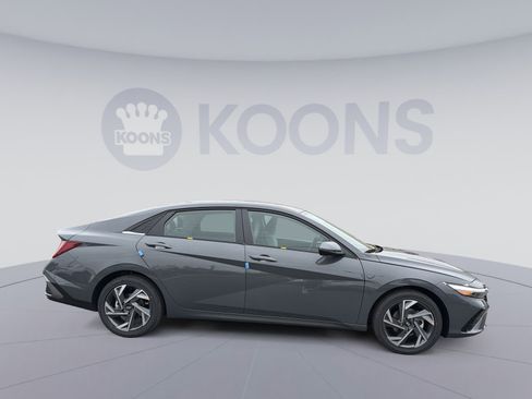 New 2026 Hyundai Elantra Limited FWD image 8