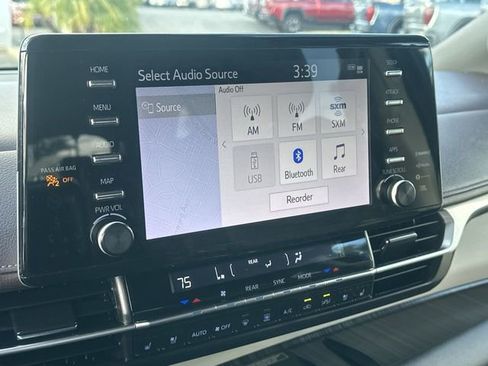 Used 2022 Toyota Sienna Platinum image 13