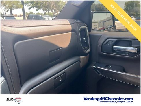 Used 2020 Chevrolet Silverado 1500 LTZ AWD/4WD image 17