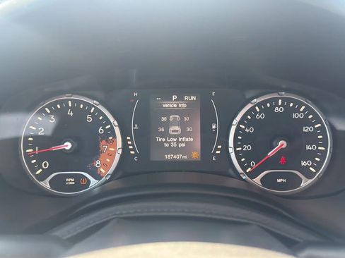 Used 2016 Jeep Renegade Latitude AWD/4WD image 12