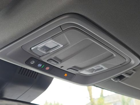 Used 2024 GMC Sierra 1500 SLE w/ X31 Off-Road Package image 33