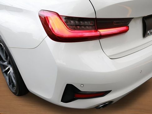 Used 2019 BMW 330i Sedan w/ Convenience Package RWD image 8