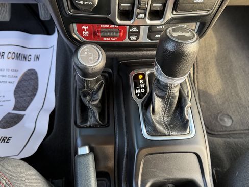 Used 2024 Jeep Wrangler Unlimited Rubicon image 24