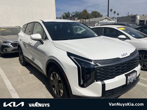 Used 2026 Kia Sportage LX FWD image 1