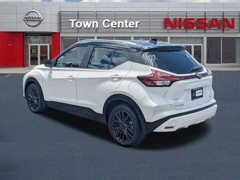 Certified 2024 Nissan Kicks SV FWD image 5