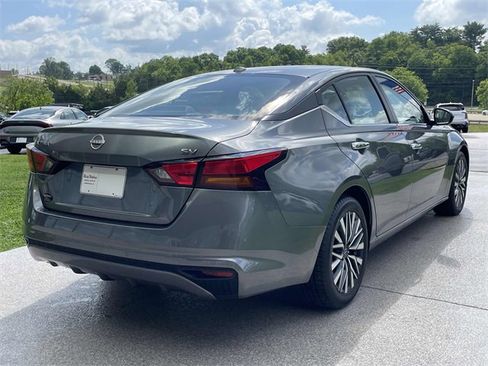 Used 2023 Nissan Altima 2.5 SV image 4