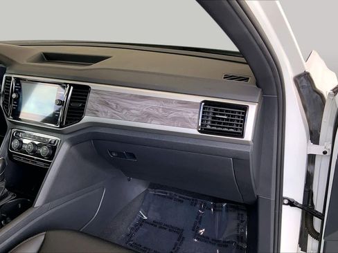 Used 2023 Volkswagen Atlas Cross Sport SE w/ Panoramic Sunroof Package FWD image 19