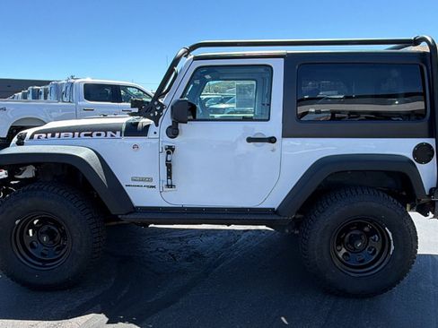 Used 2018 Jeep Wrangler Rubicon AWD/4WD image 6