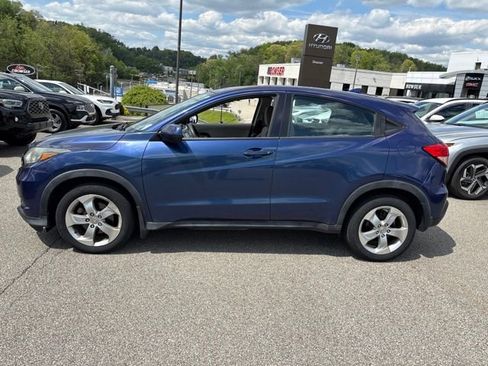 Used 2016 Honda HR-V LX image 2