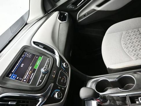 Used 2024 Chevrolet Equinox LS w/ LS Convenience Package FWD image 23