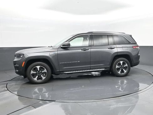 Used 2023 Jeep Grand Cherokee 4WD 4xe w/ Luxury Tech Group II image 5