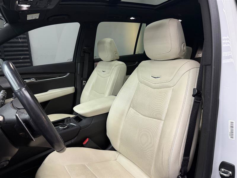 Used 2023 Cadillac XT6 Sport w/ Technology Package AWD/4WD image 11