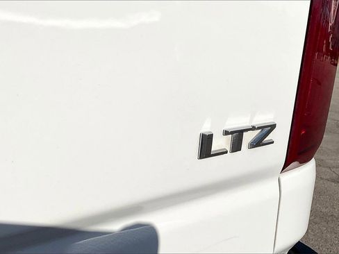 Used 2024 Chevrolet Silverado 2500 LTZ w/ LTZ Convenience Package image 34