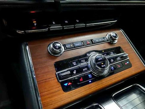 Used 2022 Lincoln Aviator Reserve w/ Elements Package Plus AWD/4WD image 22