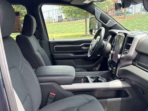 Used 2025 RAM 1500 Big Horn AWD/4WD image 24